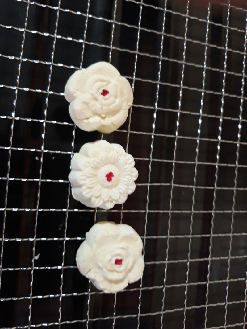 Kuih Bangkit – Traditional Coconut Cream Cookies